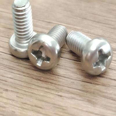 ซื้อ เหมาะสําหรับการประกอบอิเล็กทรอนิกส์, เครื่องจักรการแปรรูปอาหาร และการใช้งานใด ๆ ที่ต้องการความทนทานต่อสนิม สแตนเลส Phillips หัวกลมสกรู การผลิตออนไลน์