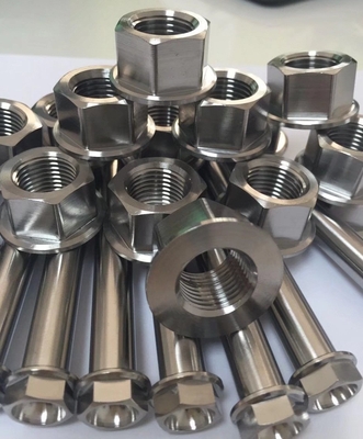 โลหะผสมไททาเนียม TC4 รัดเครื่องกล Bolts Nuts Screws ความต้านทานความร้อนการกัดกร่อน